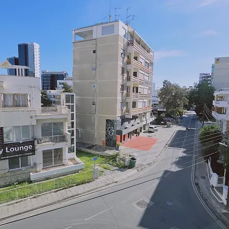 Aurum Apartment *
